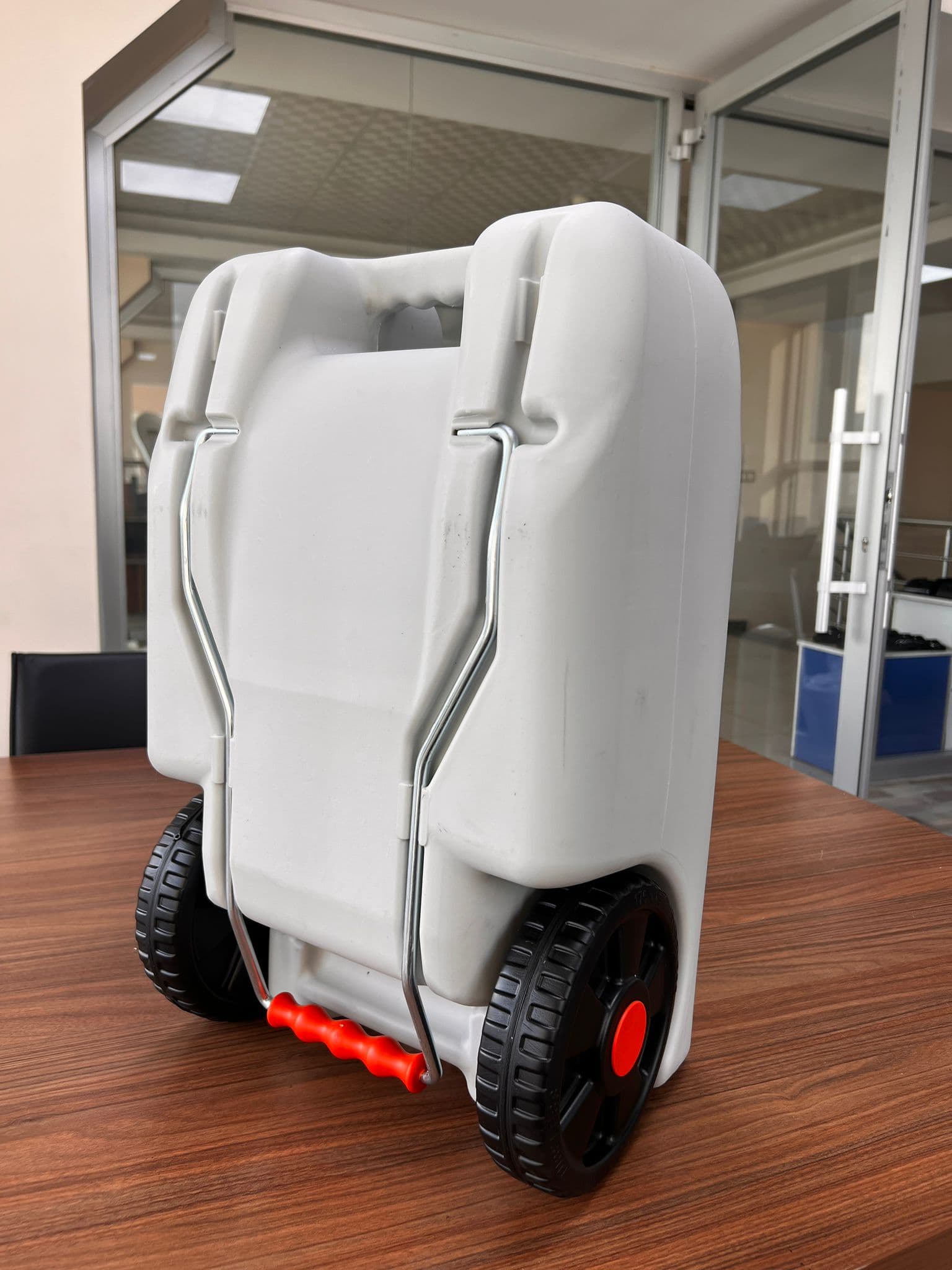 Methus Karavan Portatif Tekerlekli 25 Lt Gri Su Tankı