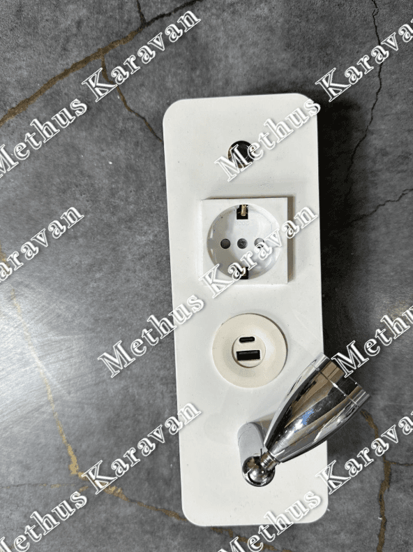 Methus Karavan 3'lü Set Okuma Lambası Priz USB