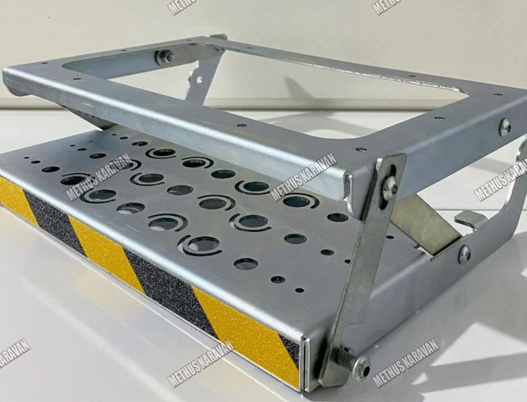 Öztürk Galvaniz Çekme Karavan Basamağı 40 cm